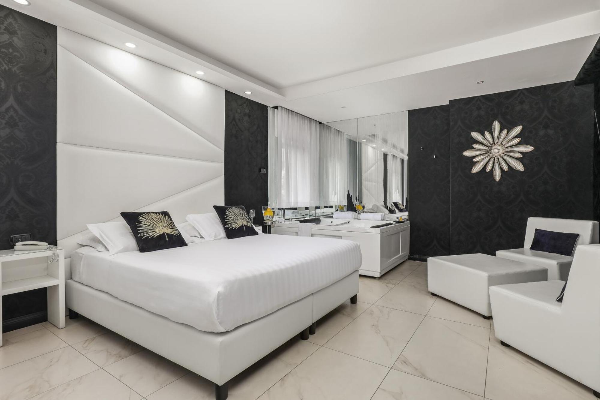 Reggia Suite Spa Hotel Caserta Exterior photo